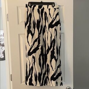 Pleione patterned pants - NWT